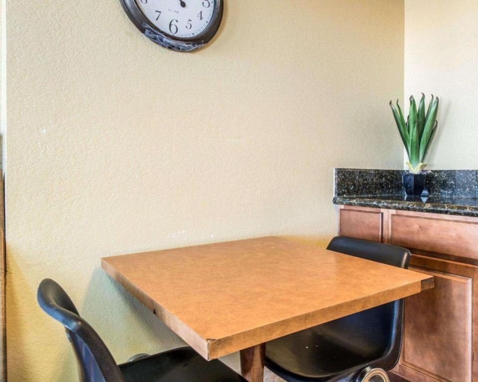 Rodeway Inn Pueblo Zewnętrze zdjęcie