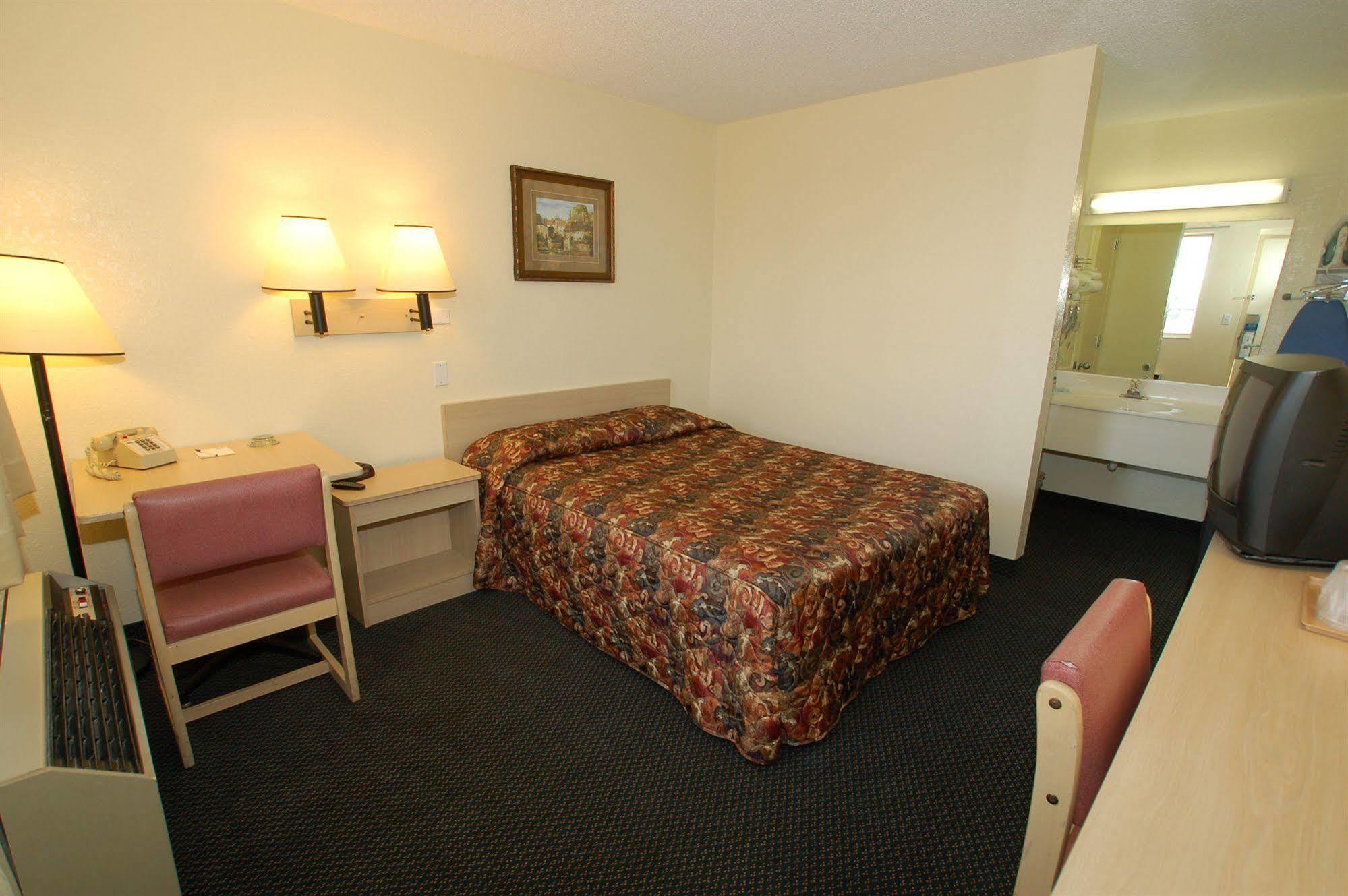 Rodeway Inn Pueblo Pokój zdjęcie